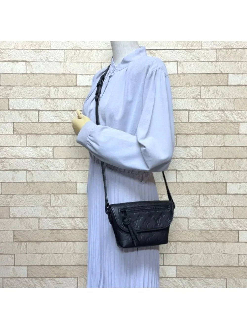 Louis Vuitton Pulse Wearable Wallet Monogram Shadow Shoulder Bag Leather Black